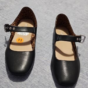 NEW WITH TAGS Me Too Black Size 11 Mary Jane Flat Heel Loafers Shoes Buckle